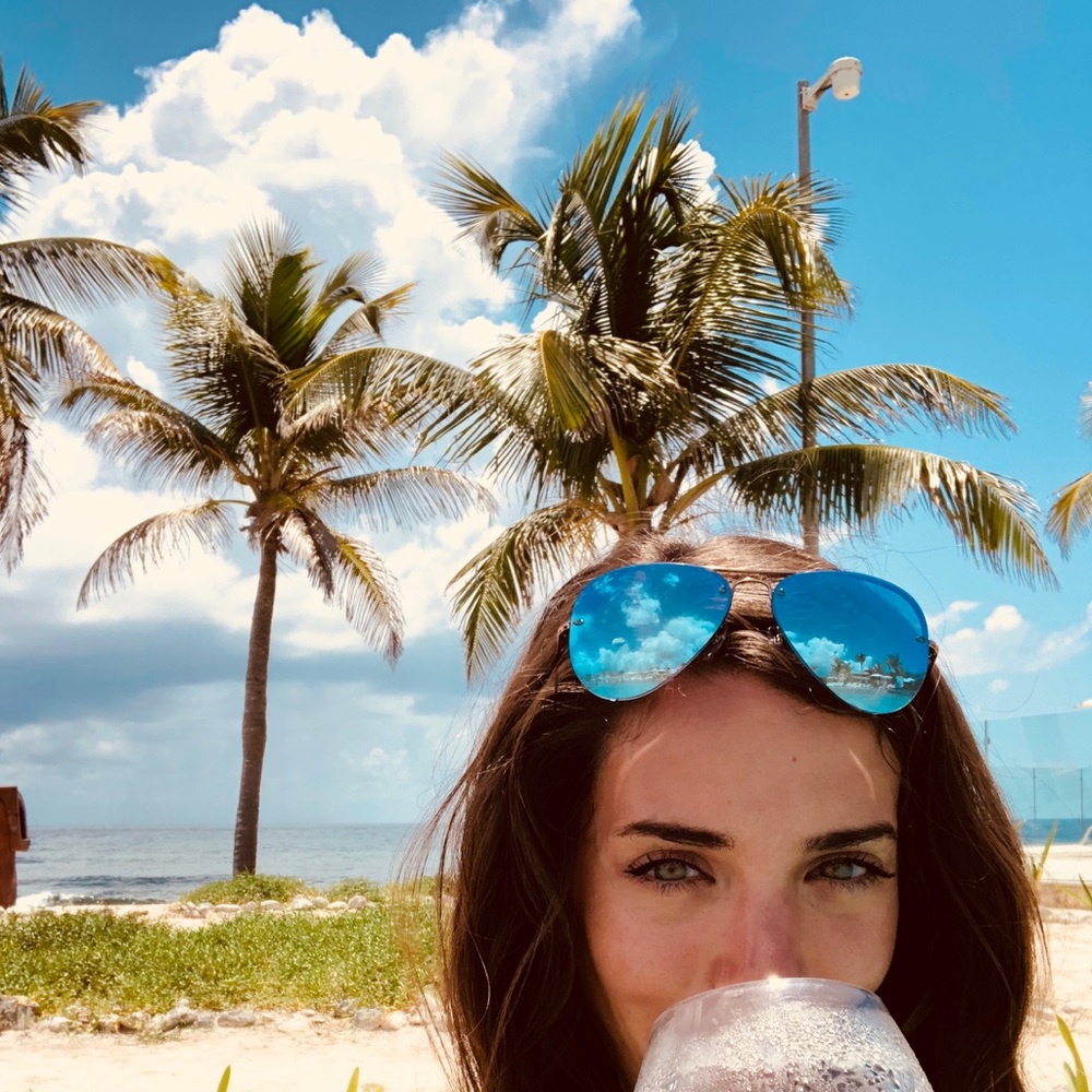 Meet your Posher, Monica